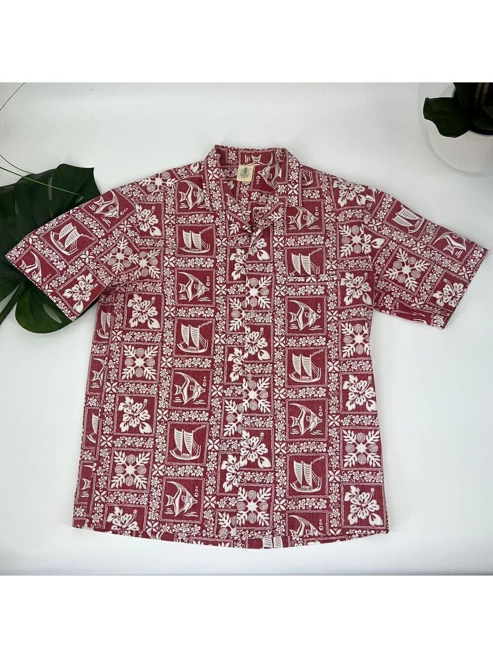 Vintage 1990's Royal Creations Hawaii Hawaiian Aloha Shirt Red/Ivory
